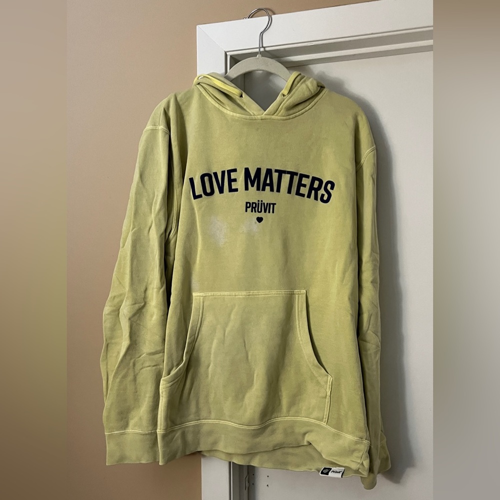 Pruvit *RARE* Love Matters hoodie